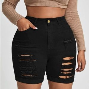 Slant pocket Ripped Skinny Denim Shorts